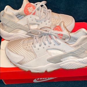 Women’s Nike Air Huaraches